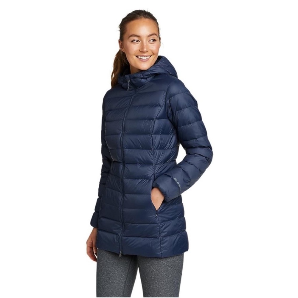Eddie Bauer Women's CirrusLite Down Packable Parka in Heather navy blue